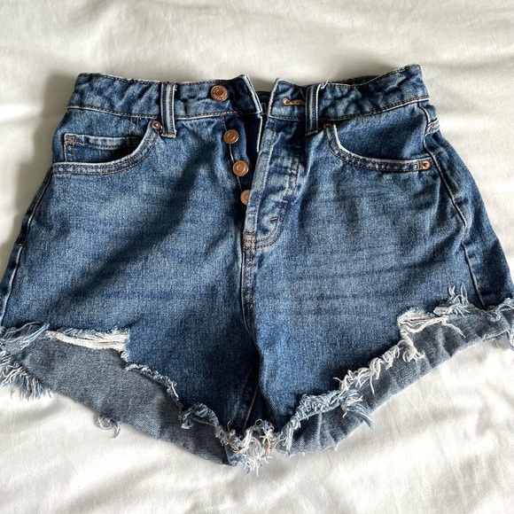 High waisted Wild Fabel cut off shorts - Picture 3 of 4